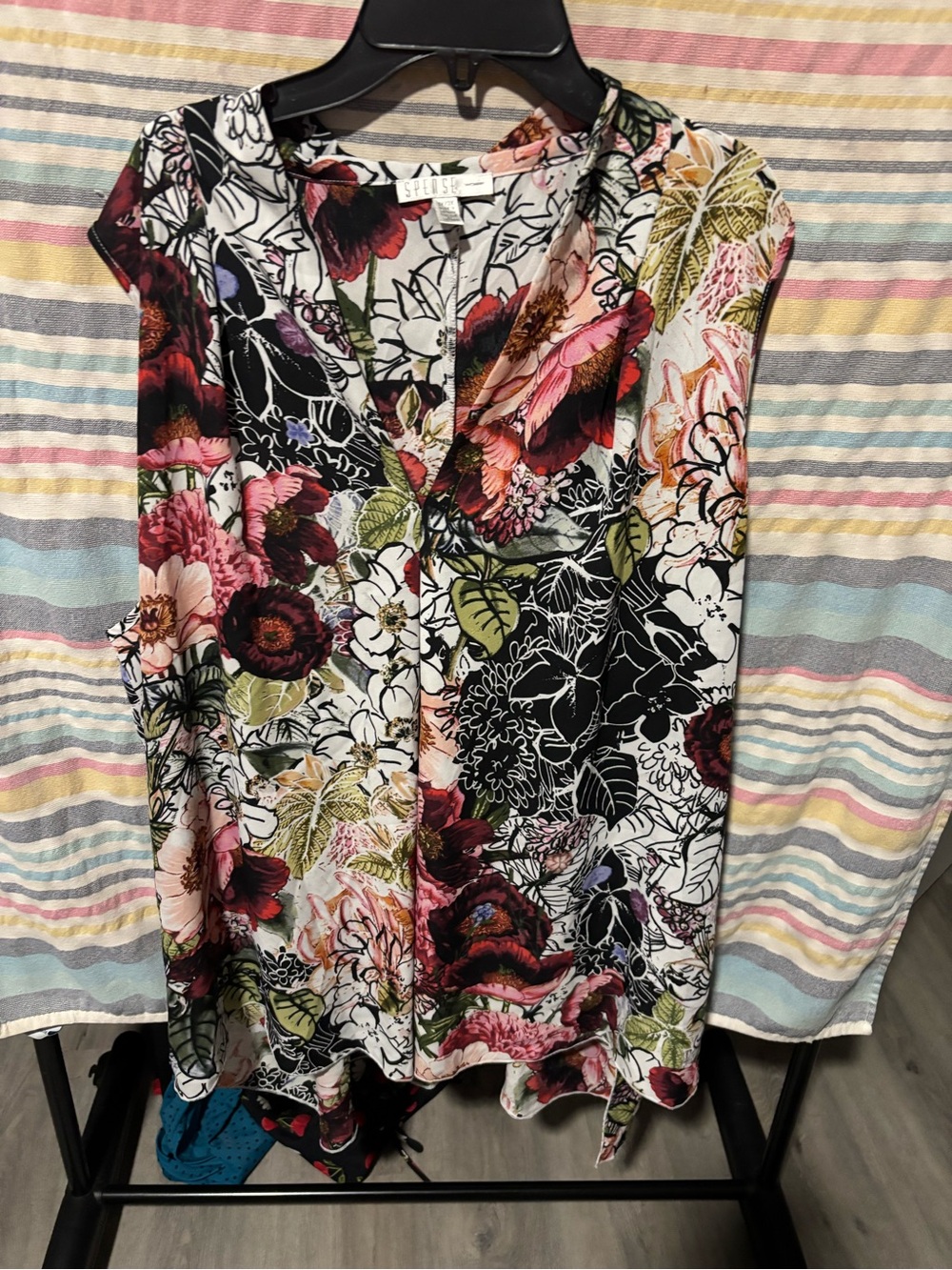 Spense Floral V-Neck Sleeveless Camisole - White Multi Floral